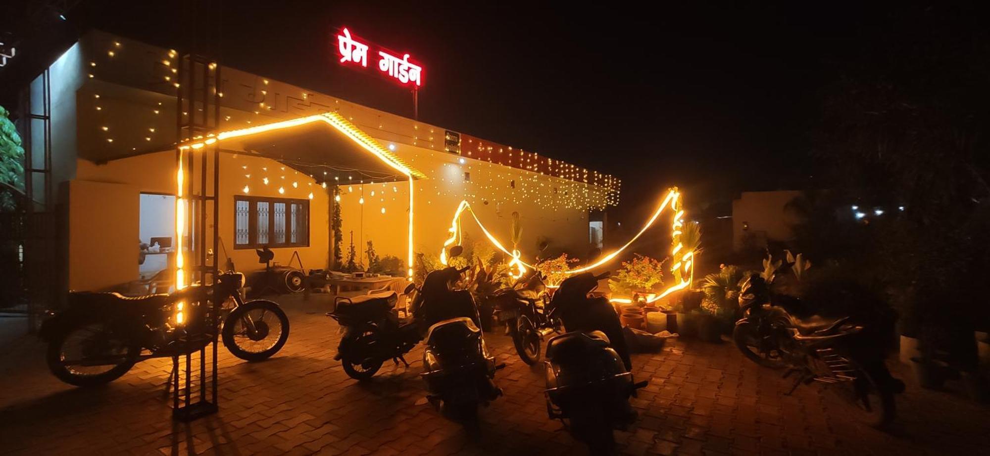 Prem Garden & Resort Mathura Luaran gambar