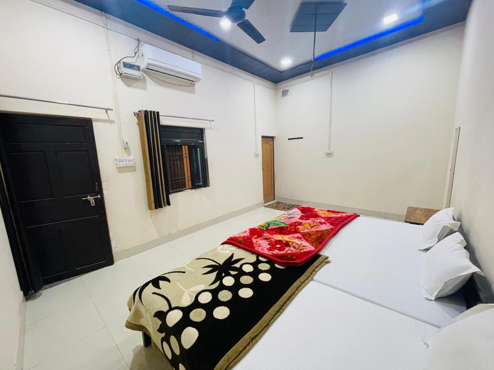 Prem Garden & Resort Mathura Luaran gambar